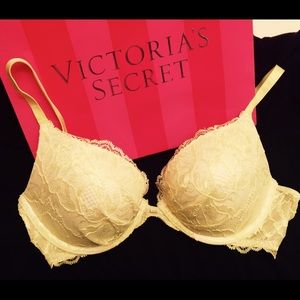 ⚡🌟️Victoria Secret Plunge Lace Bra 🌟🌟