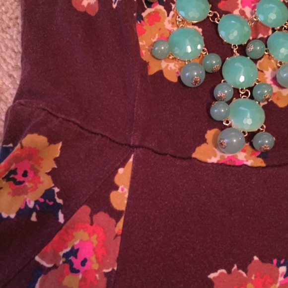 🚫 BUNDLED!🚫 Cute maroon floral dress burgundy - Picture 2 of 4