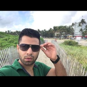 Meet your Posher, Hosein