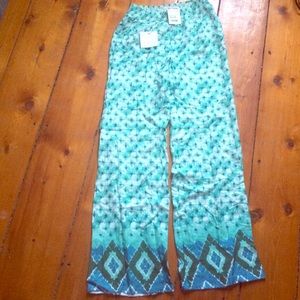 🔹Blue and green patterned palazzo pants🔹