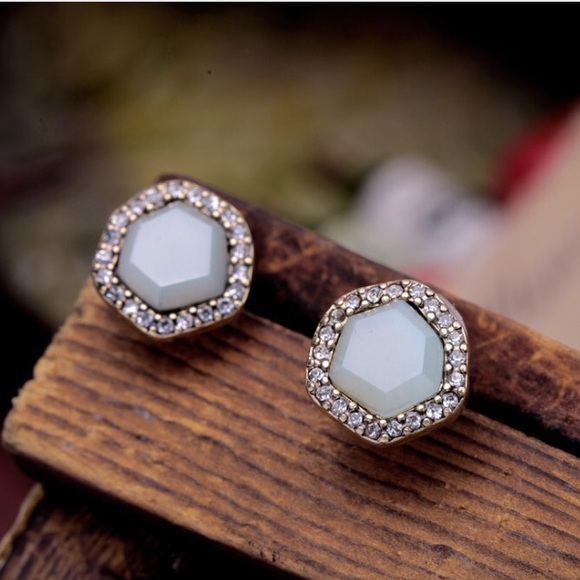 🎉HP🎉 Moonbeams and Crystal Earrings - Picture 3 of 4