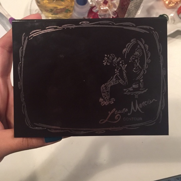 Laura Mercier contour kit