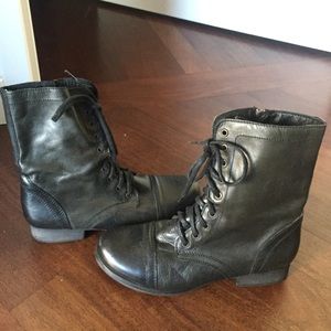 Steve Madden black boots