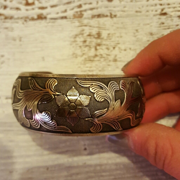 Metal Adjustable Bangle