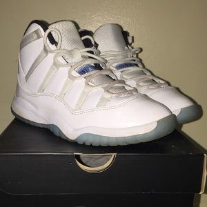 Air Jordan 11 - LegendBlue 11s