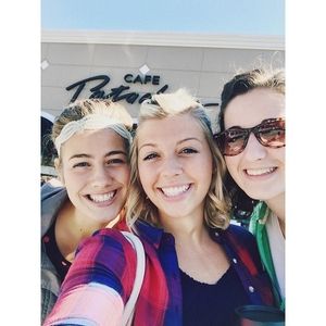 Meet your Posher, Laura anne