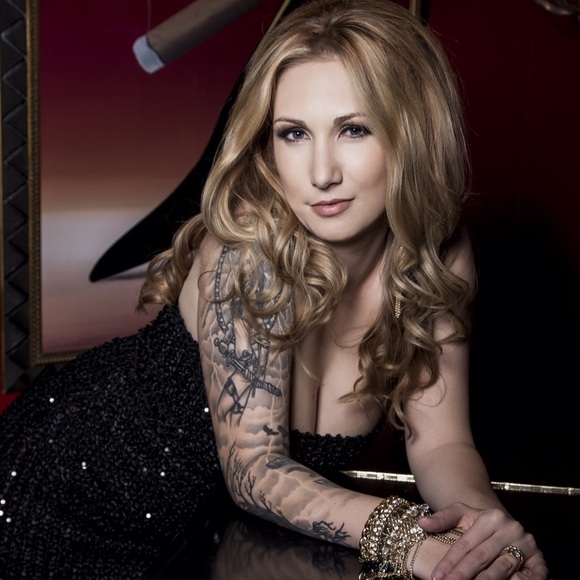 Meet your Posher, Leah - Picture 2 of 6