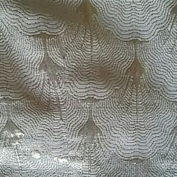 NWOT... Stylish Peplum Top - Picture 3 of 4