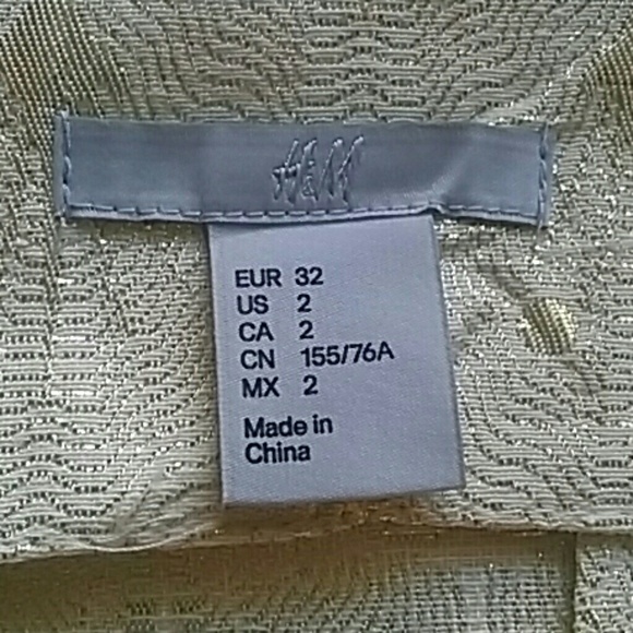 NWOT... Stylish Peplum Top - Picture 4 of 4