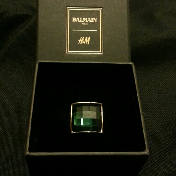 Balmain h&m emerald ring