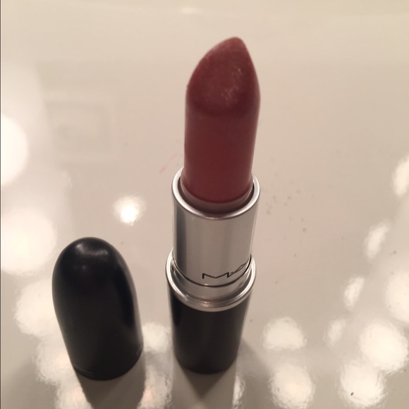 Mac LE lipstick in Festivity Frost