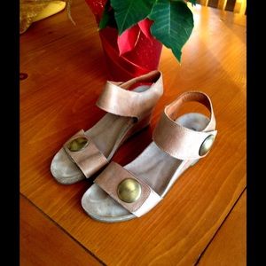 Taos Carousel wedge sandal size 36/6