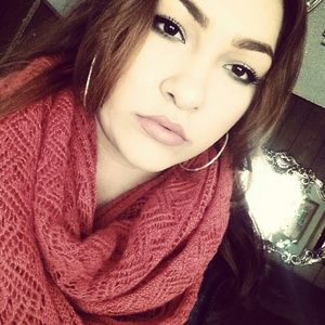 Meet your Posher, Marissa