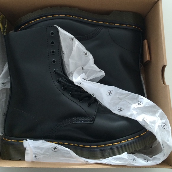 US 9 1490w blk Dr. Marten (smooth)