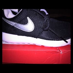 Nike Roche size 12c