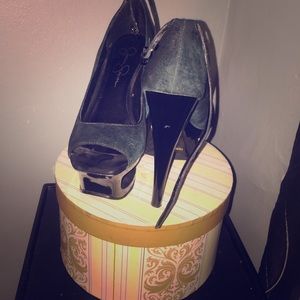 Jessica Simpson Green Suede Peeped Toed Heels