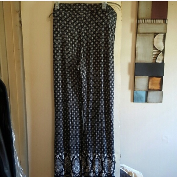 REPOSH polazzo pant. Beautiful detail.