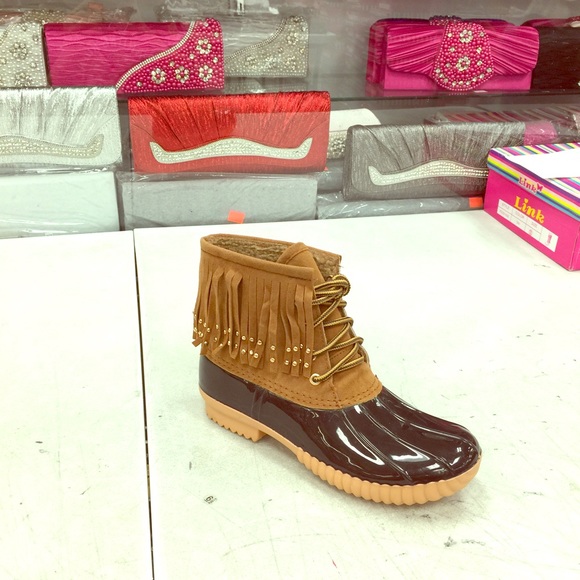 Women's winter fringe cold weather booties