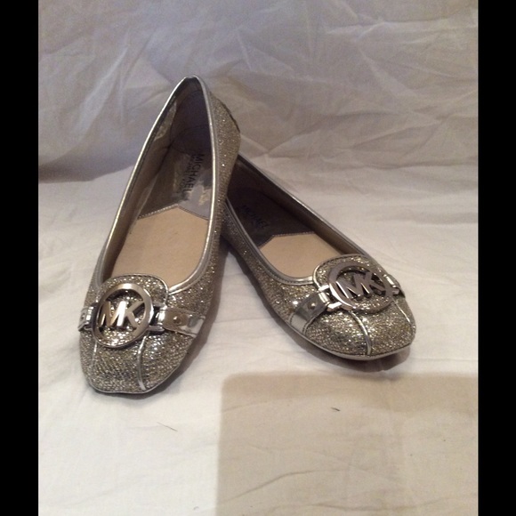 Michael Kors Fulton Gltr Slvr Flat Size 6