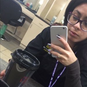 Meet your Posher, Iris