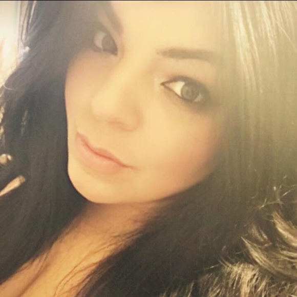 Meet your Posher, Suzie - Picture 2 of 2