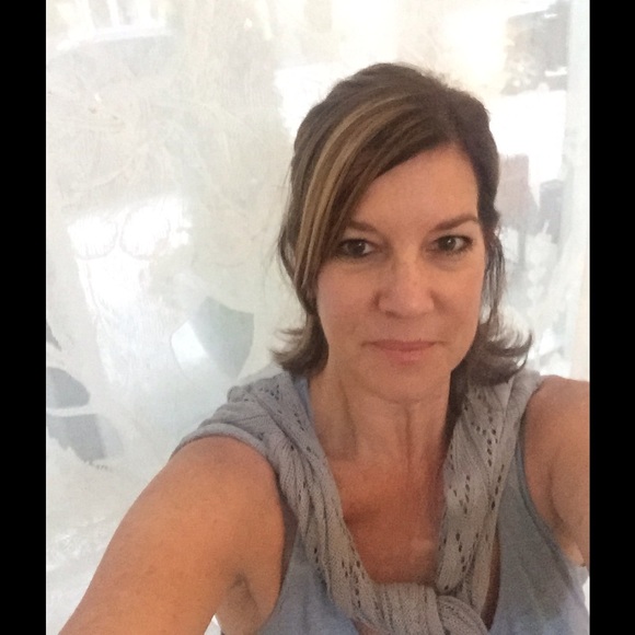 Meet your Posher, Bonnie - Picture 2 of 2