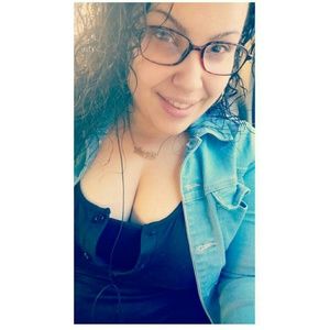 Meet your Posher, Nikki