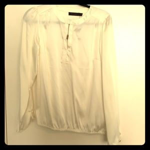 Cute silk top from limited