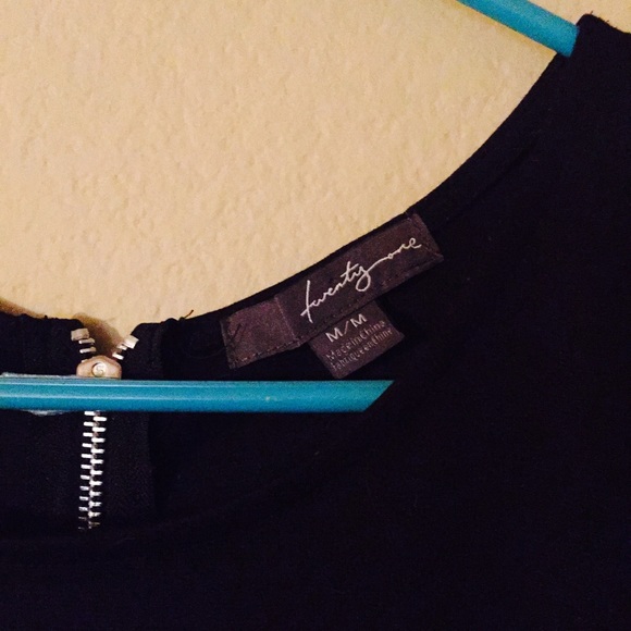 Little black dress - Picture 4 of 4