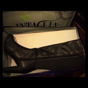 Vintaglia boots size 9 wide calf. Brand new