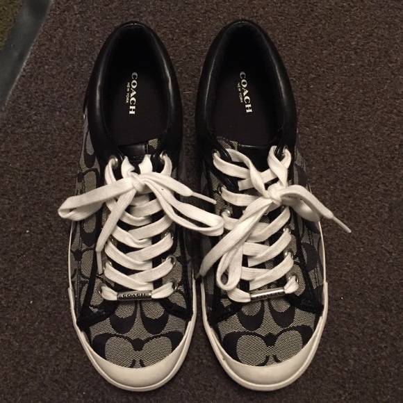 8.5 Coach shoes