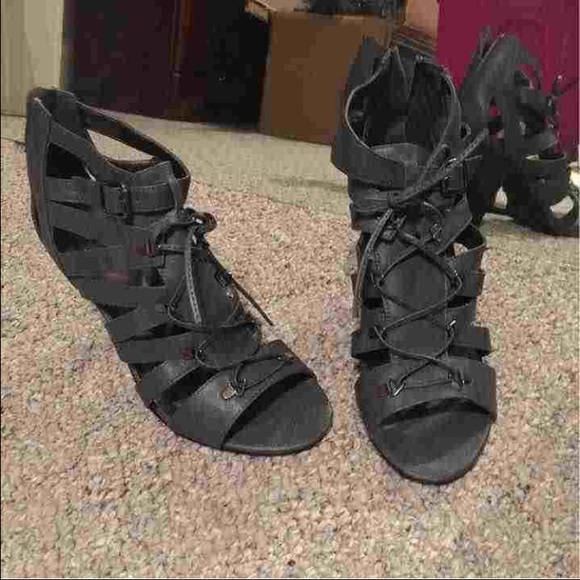 Like new gray Maurice's gladiator heels size 9