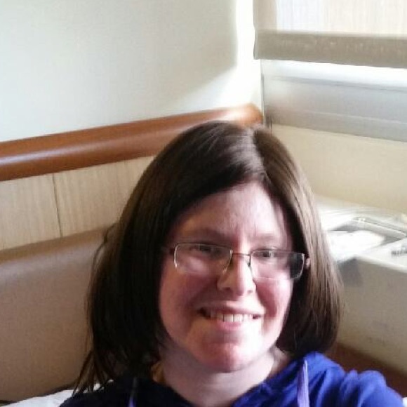 Meet your Posher, Aliza - Picture 2 of 2