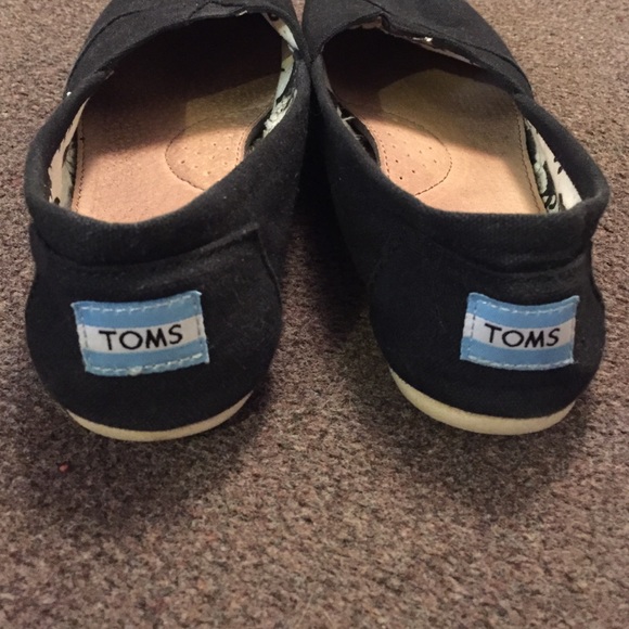 Black 8.5 TOMS