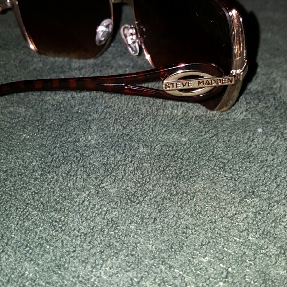 Steve madden sunglasses - Picture 4 of 4