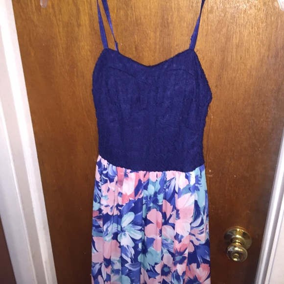 Gorgeous long floral maxi dress NEW - Picture 2 of 3