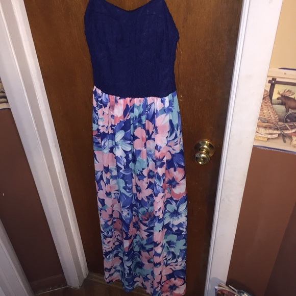 Gorgeous long floral maxi dress NEW - Picture 3 of 3