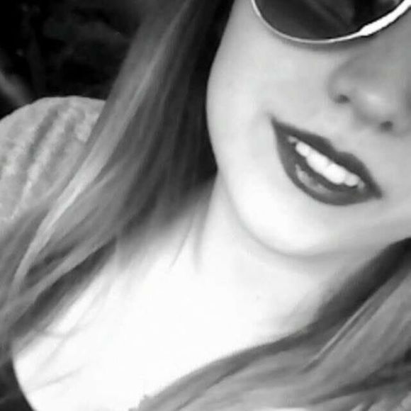 Meet your Posher, Makayla - Picture 1 of 1