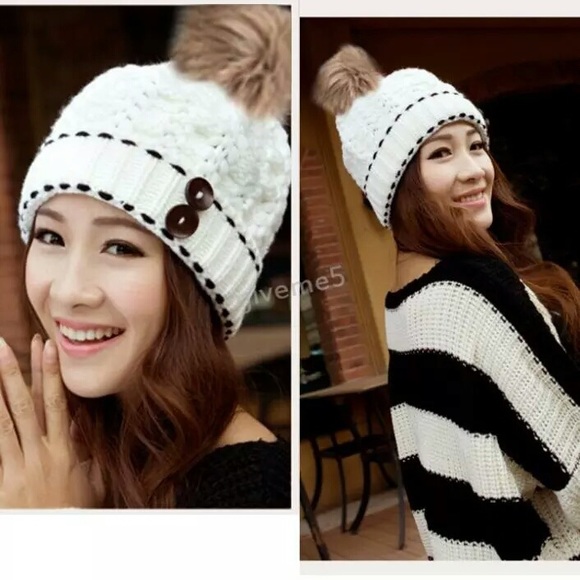 Accessories - Nice fur ball hat