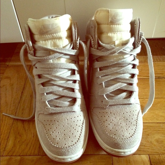 Heeled sneakers