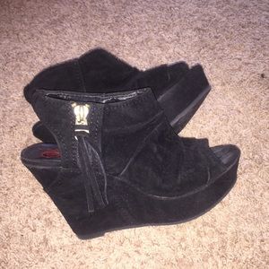 Big Bhudda Open Toed Wedges