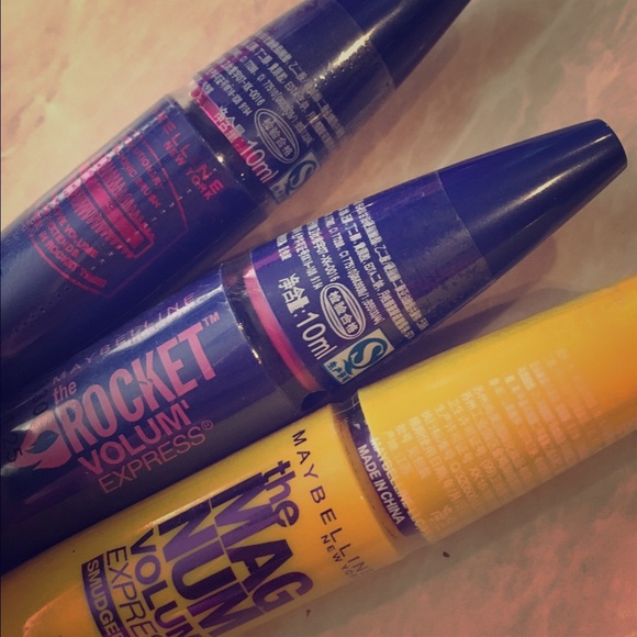 3 maybelline mascara bundle. I also can separate.