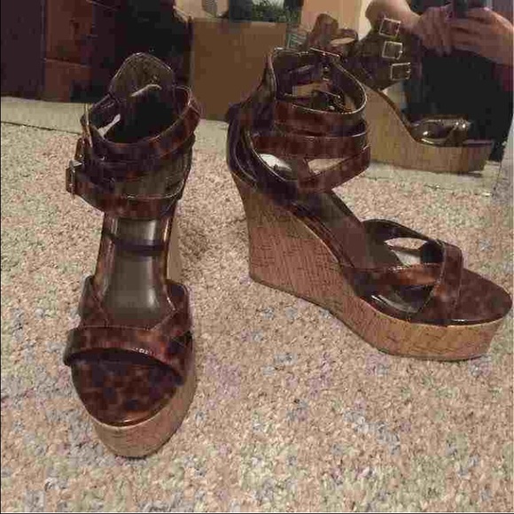 Like new cheetah print Forever 21 wedges size 8.5