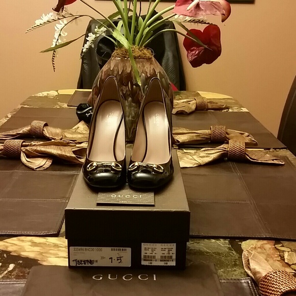 Gucci Black Patent Leather Bit Pumps~ - Picture 2 of 4