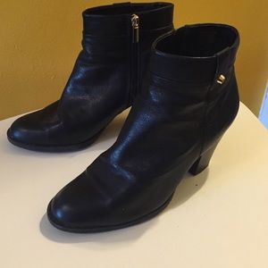 Perfect black booties