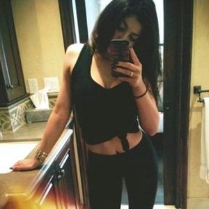 Meet your Posher, Claudia