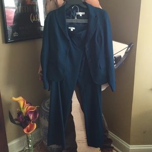 SALE: Gorgeous suit