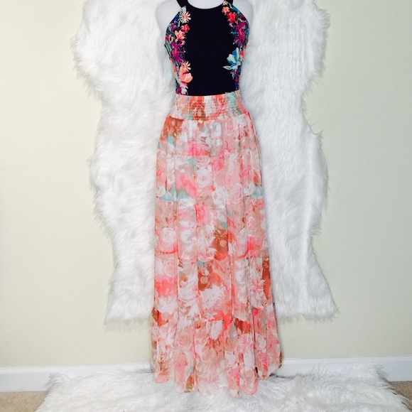 Boston Proper Blurred Bouquet Maxi Skirt - Picture 3 of 3