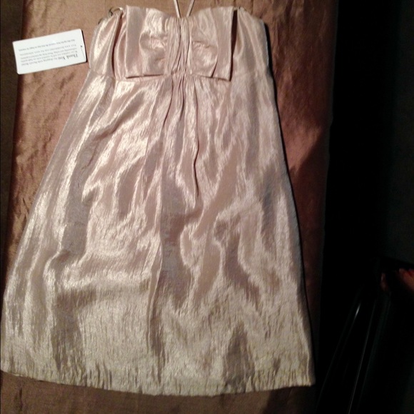 Baby doll styled dress with hidden side pockets!
