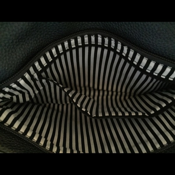 Charming Charlie handbag - Picture 3 of 3